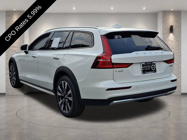 Certified 2025 Volvo V60 B5 Cross Country Ultra AWD/4WD image 4
