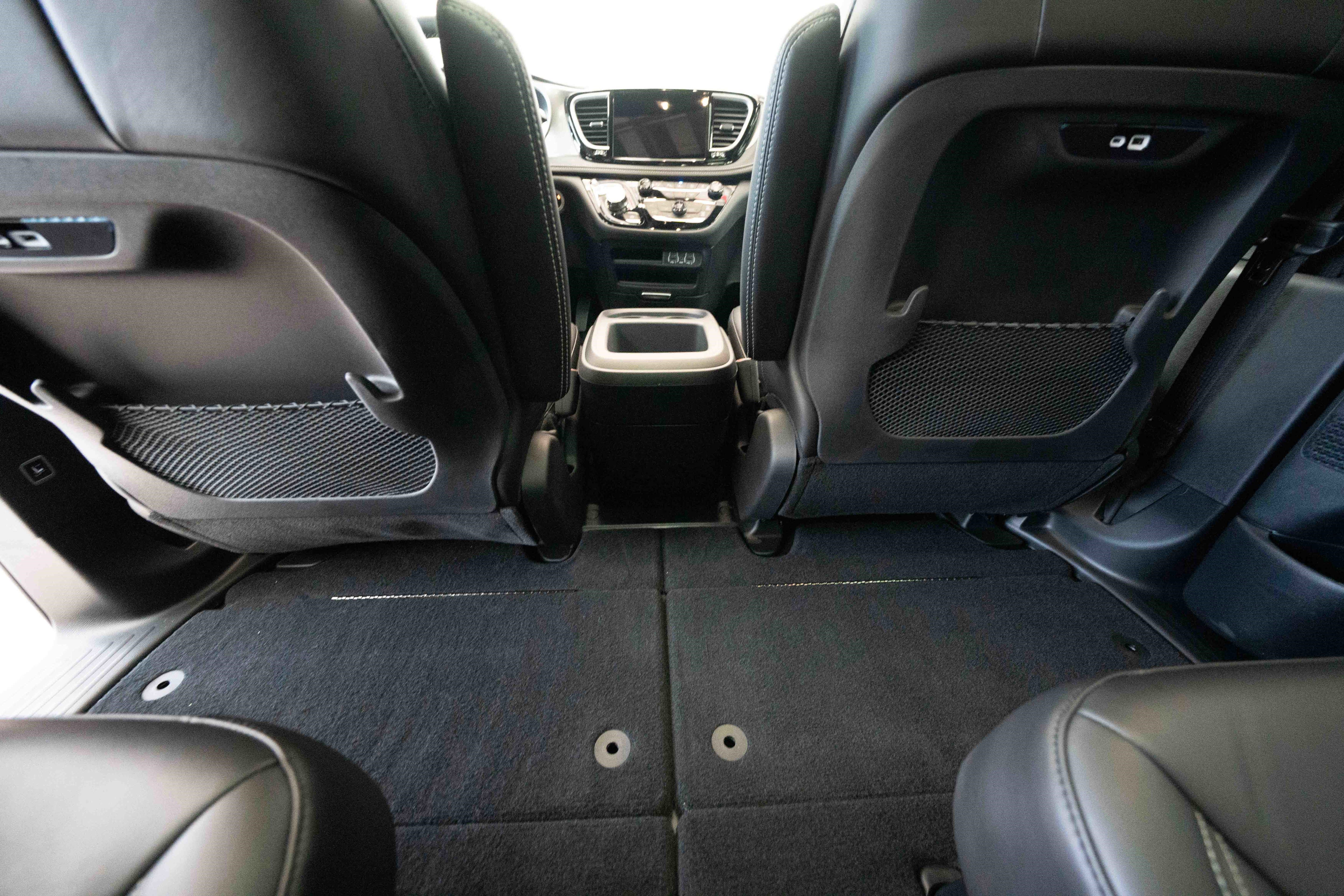 Used 2025 Chrysler Pacifica Select image 22