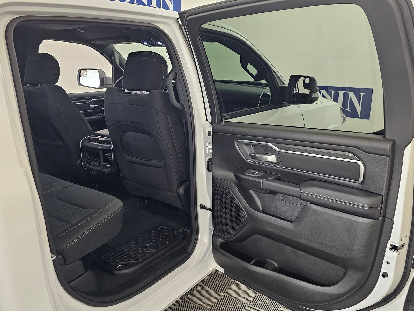 New 2026 RAM 1500 Big Horn AWD/4WD image 33