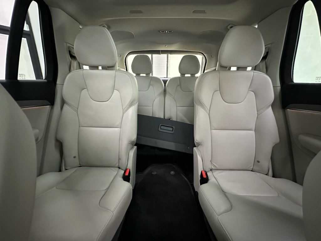 Used 2025 Volvo XC90 T8 Plus w/ Protection Package Premier AWD/4WD image 31