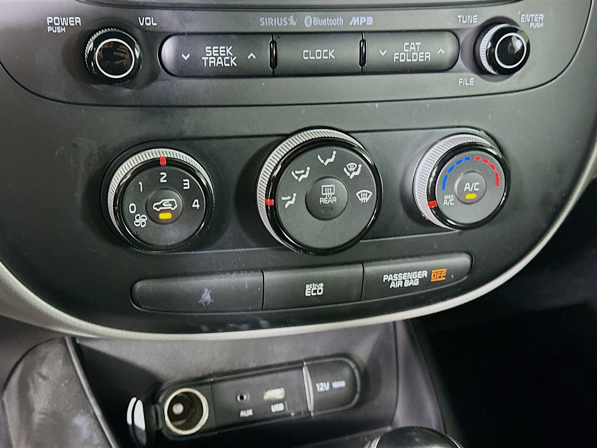 Used 2016 Kia Soul + image 23