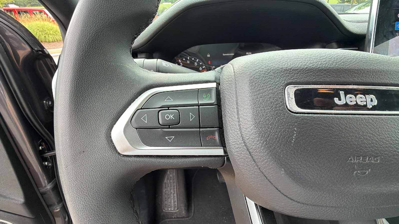 Used 2024 Jeep Compass Latitude AWD/4WD image 25