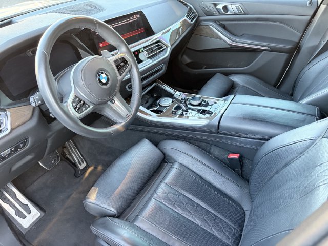 Used 2019 BMW X5 xDrive40i w/ M Sport Package AWD/4WD image 4