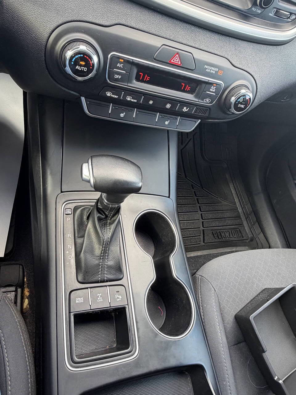 Used 2019 Kia Sorento S image 15