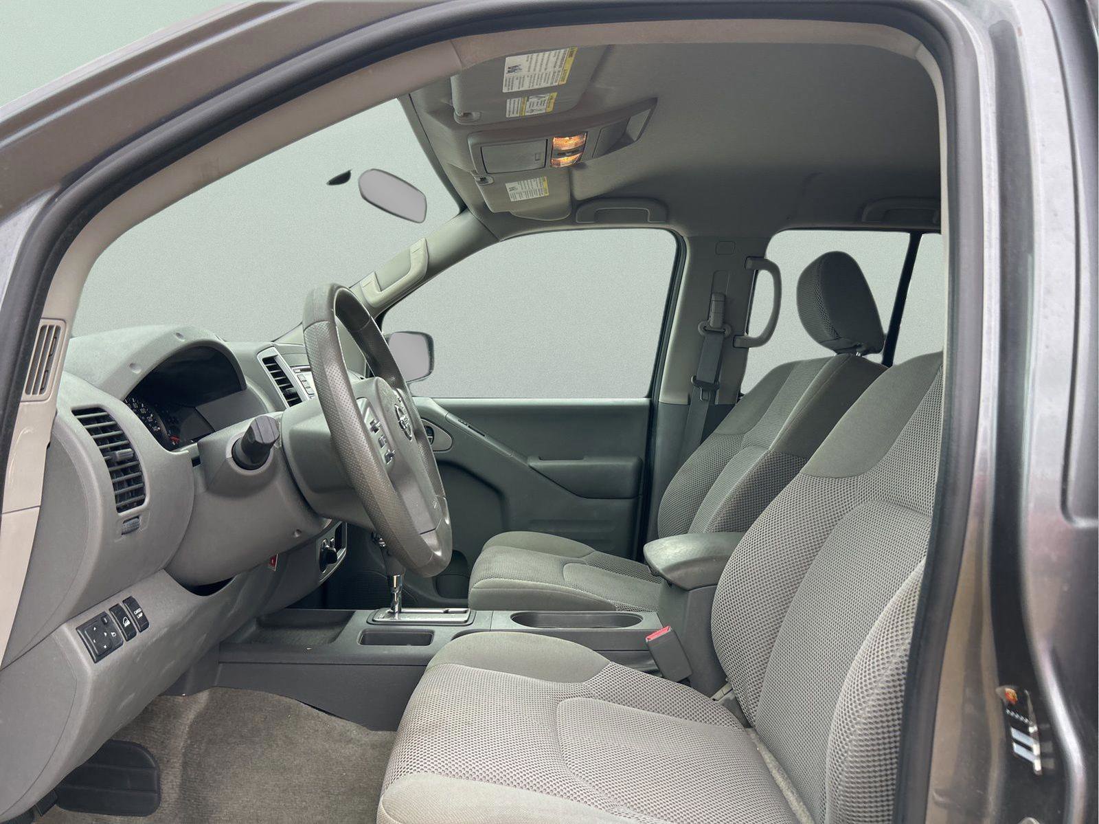 Used 2017 Nissan Frontier SV image 27