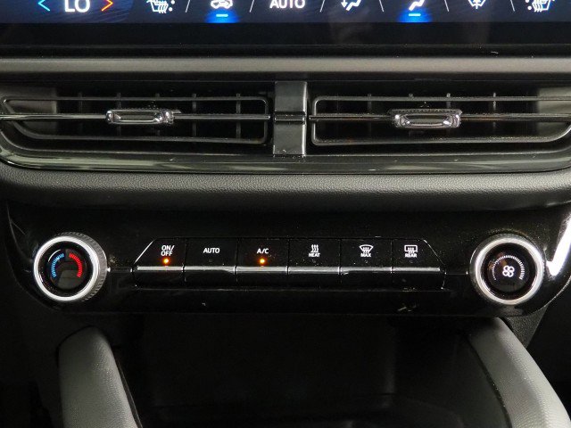 Used 2024 Chevrolet Equinox EV RS image 24