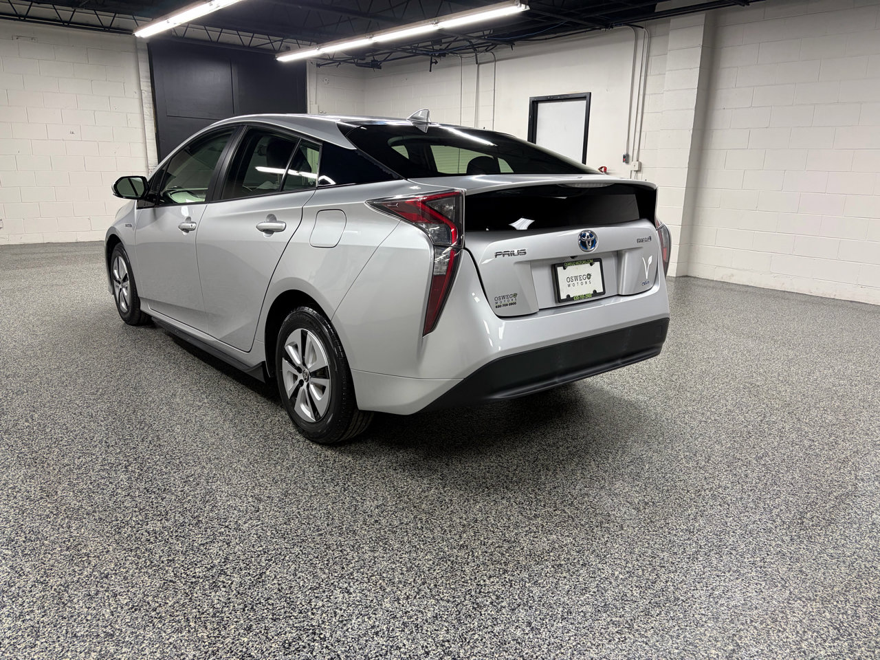 Used 2018 Toyota Prius Two FWD image 4