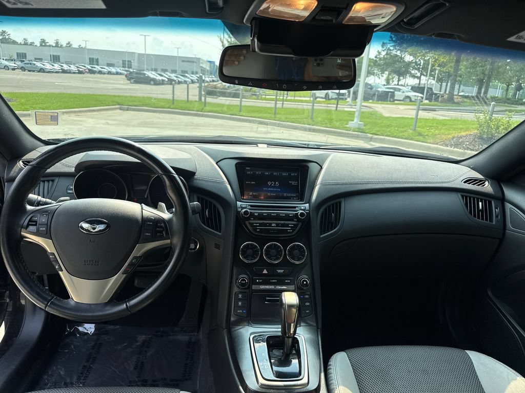 Used 2014 Hyundai Genesis 2.0T RWD image 16