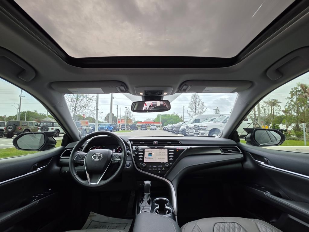 Used 2020 Toyota Camry XSE FWD image 19