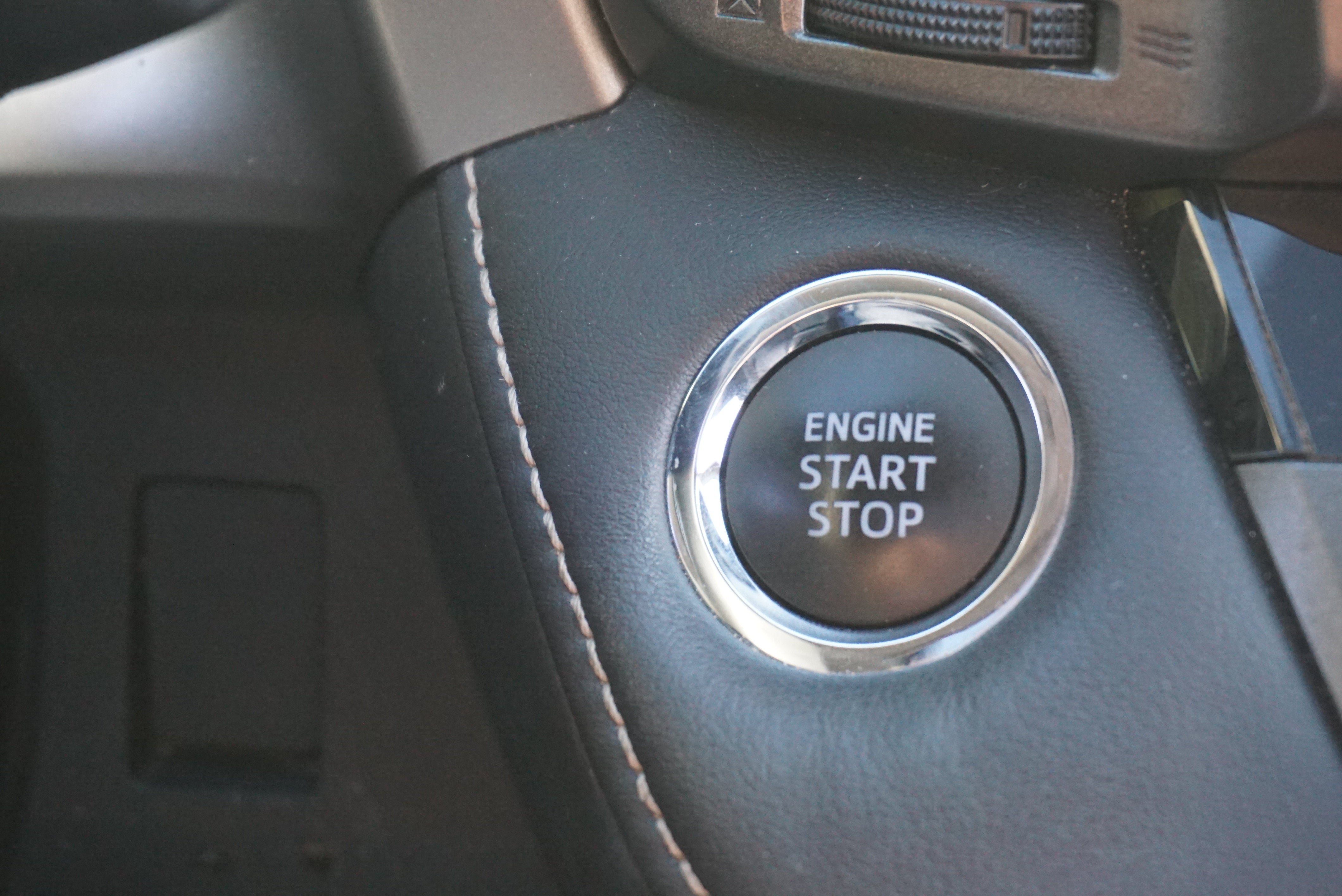 Used 2013 Toyota RAV4 Limited AWD/4WD image 12