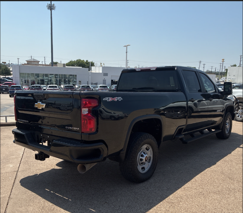 Used 2022 Chevrolet Silverado 2500 Custom w/ Custom Value Package AWD/4WD image 7