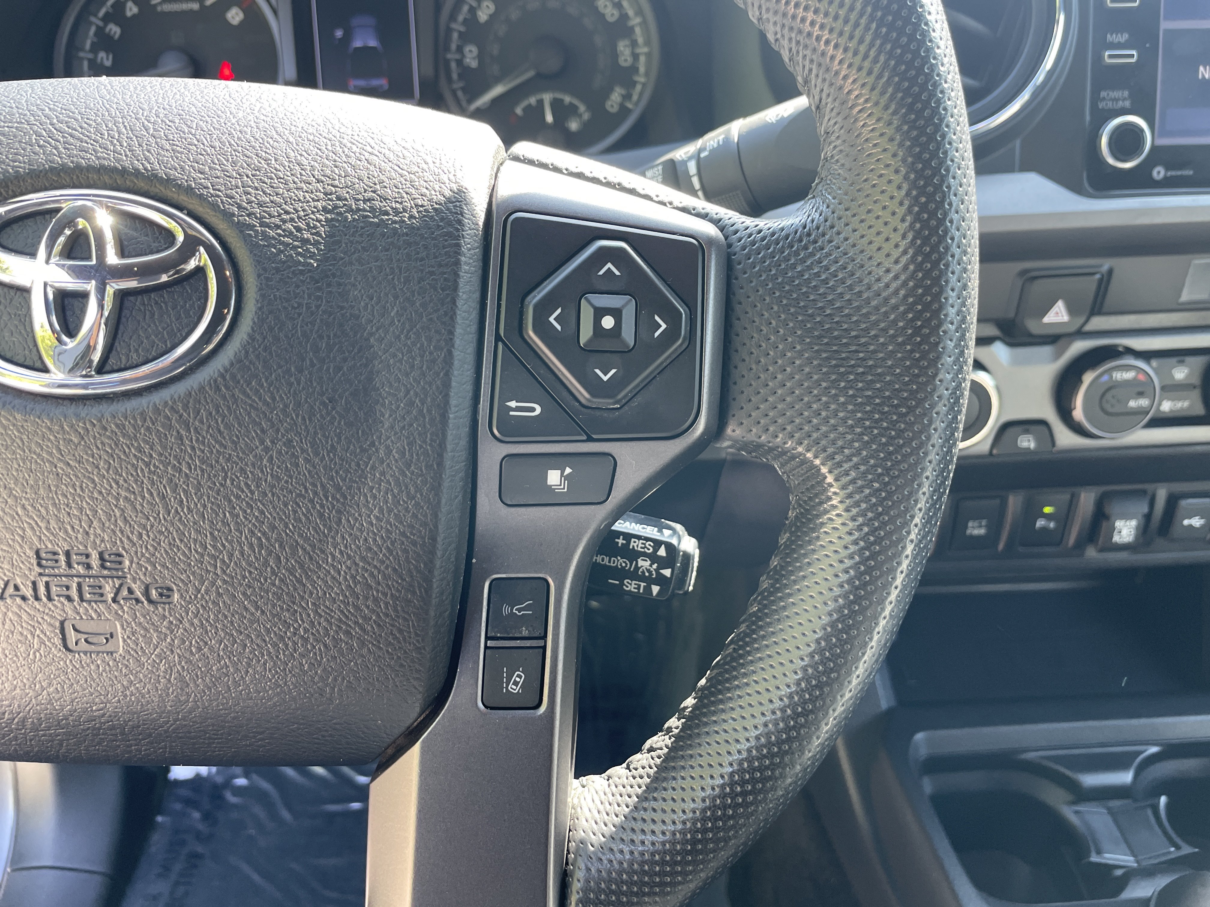 Used 2022 Toyota Tacoma TRD Sport w/ Technology Package AWD/4WD image 19