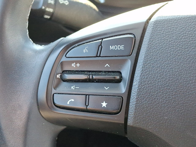 Used 2023 Hyundai Venue SEL image 21