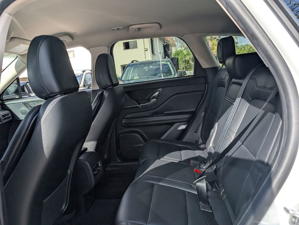 Used 2023 Lincoln Corsair FWD image 13