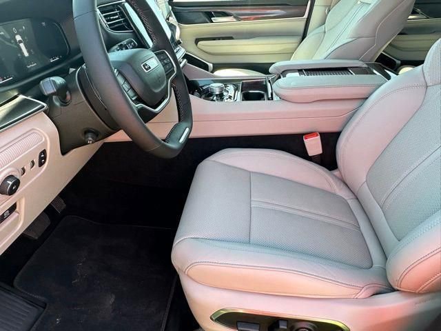 New 2024 Jeep Wagoneer 4WD w/ Premium Group I image 9