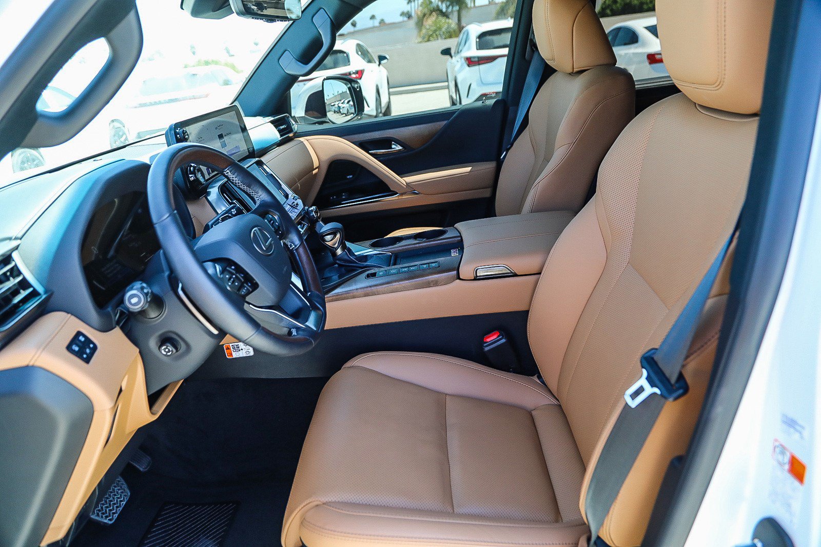 Certified 2026 Lexus LX 600 4WD w/ Luxury Package image 17