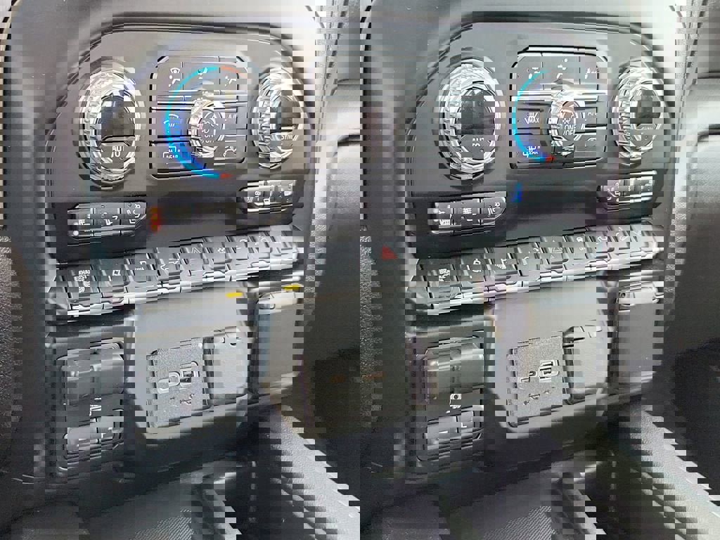 Used 2023 GMC Sierra 2500 Denali w/ Denali Black Diamond Edition image 30