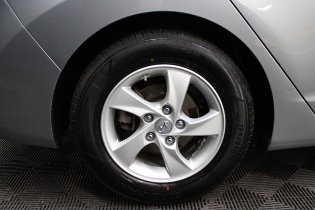 Used 2015 Hyundai Elantra SE FWD image 5