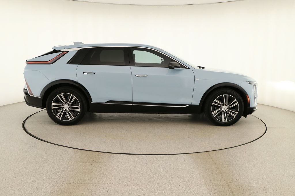 Used 2024 Cadillac Lyriq Luxury RWD image 8