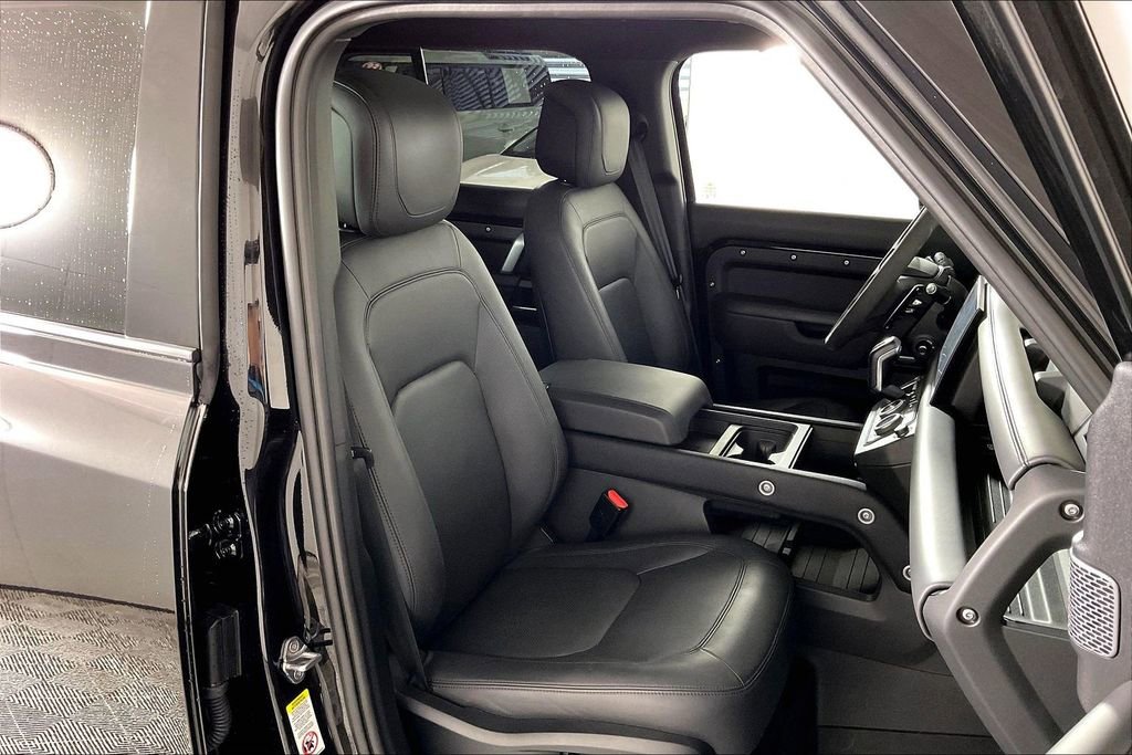 Used 2024 Land Rover Defender 110 V8 image 6