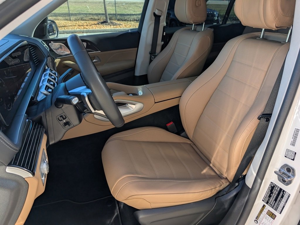 Used 2025 Mercedes-Benz GLS 450 4MATIC image 5