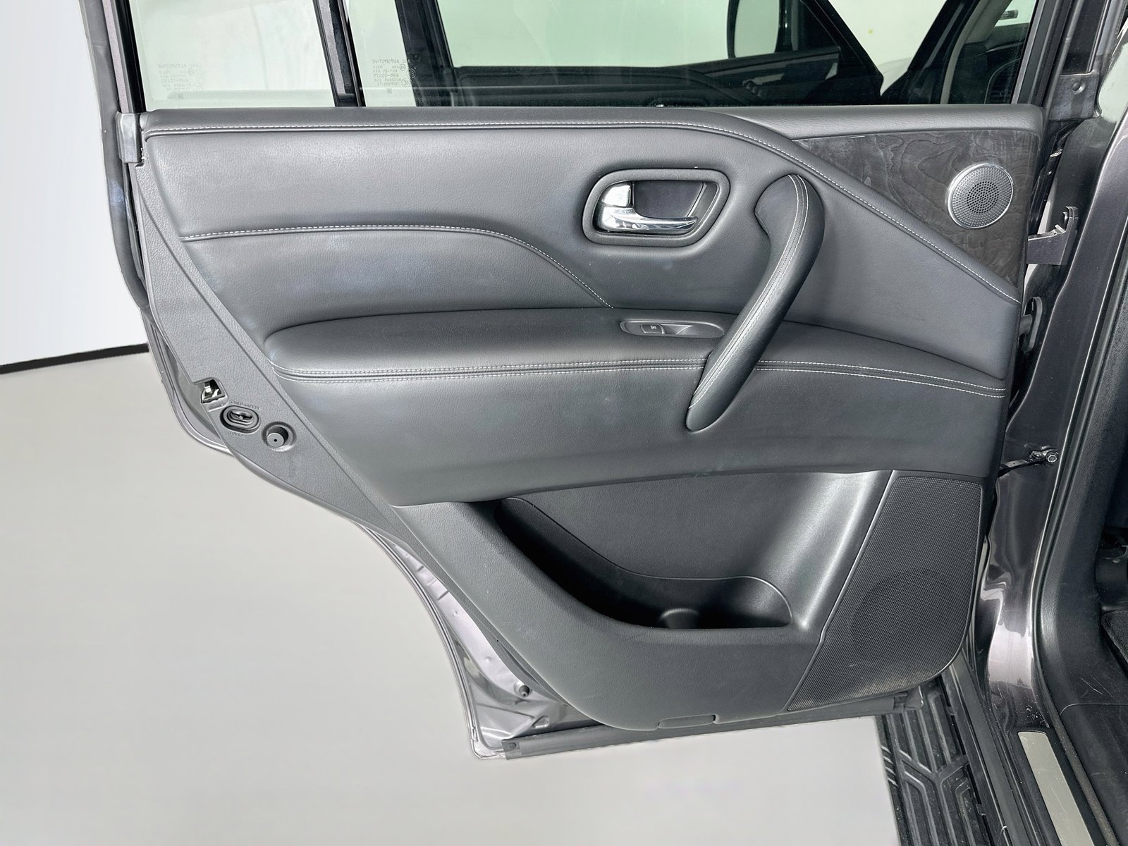 Used 2024 INFINITI QX80 Luxe AWD/4WD image 30