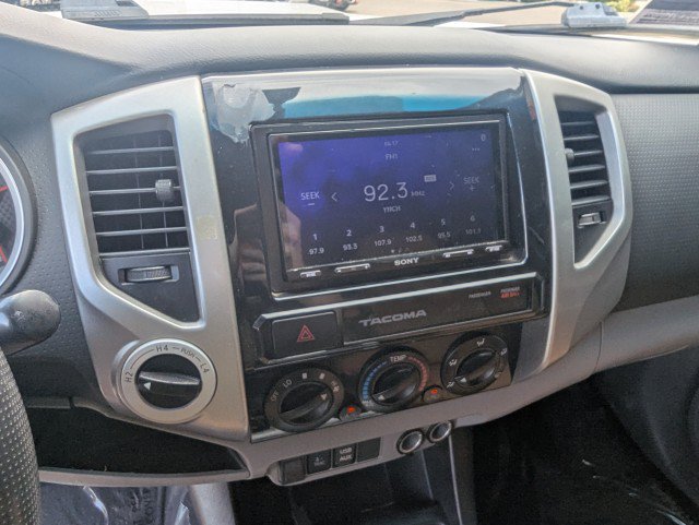 Used 2015 Toyota Tacoma 4x4 Double Cab w/ TRD Off-Road Package image 18