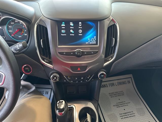 Used 2018 Chevrolet Cruze LT w/ Convenience Package image 10