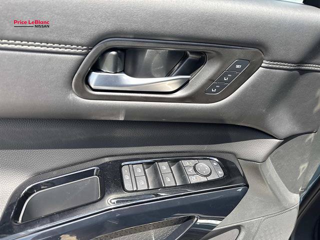 New 2026 Nissan Pathfinder Platinum FWD image 14