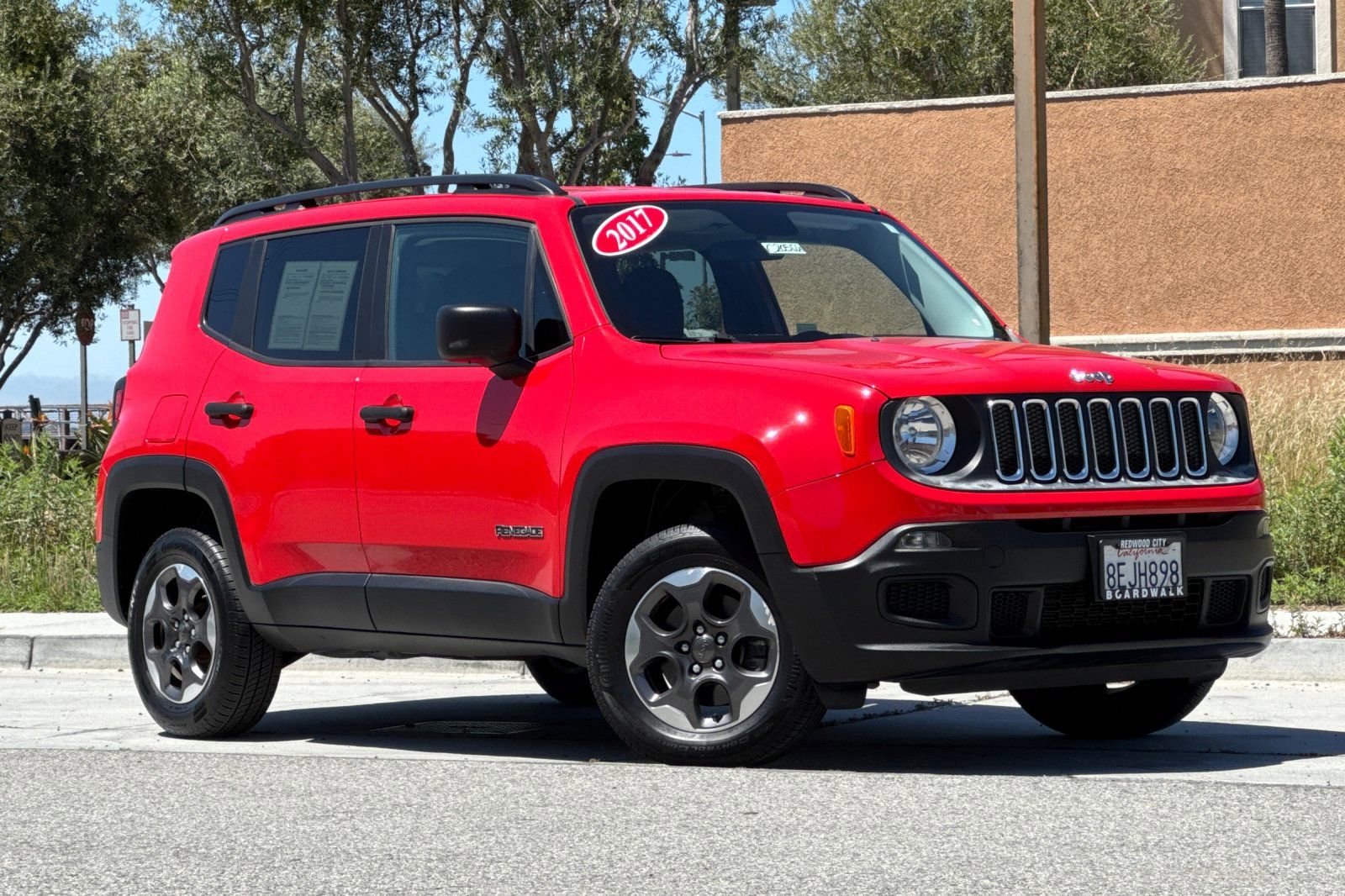 Used 2017 Jeep Renegade Sport w/ Power & Air Group AWD/4WD image 2
