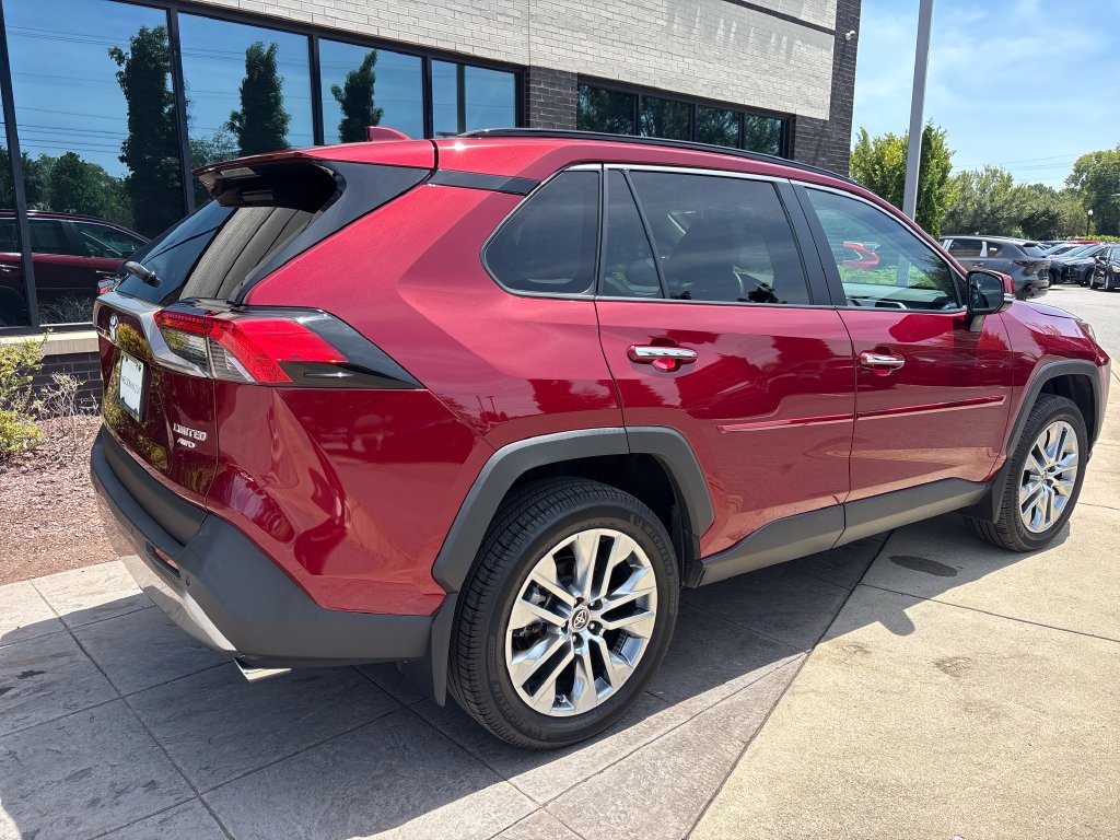 Used 2022 Toyota RAV4 Limited w/ Limited Grade Weather Package AWD/4WD image 5