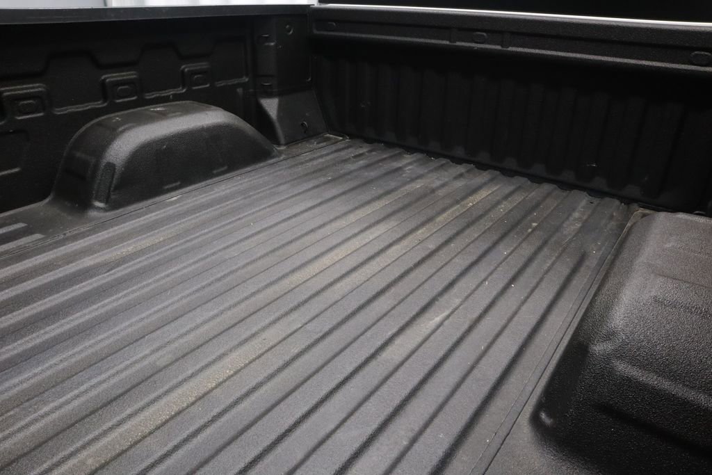 Used 2022 Chevrolet Silverado 1500 LT AWD/4WD image 17