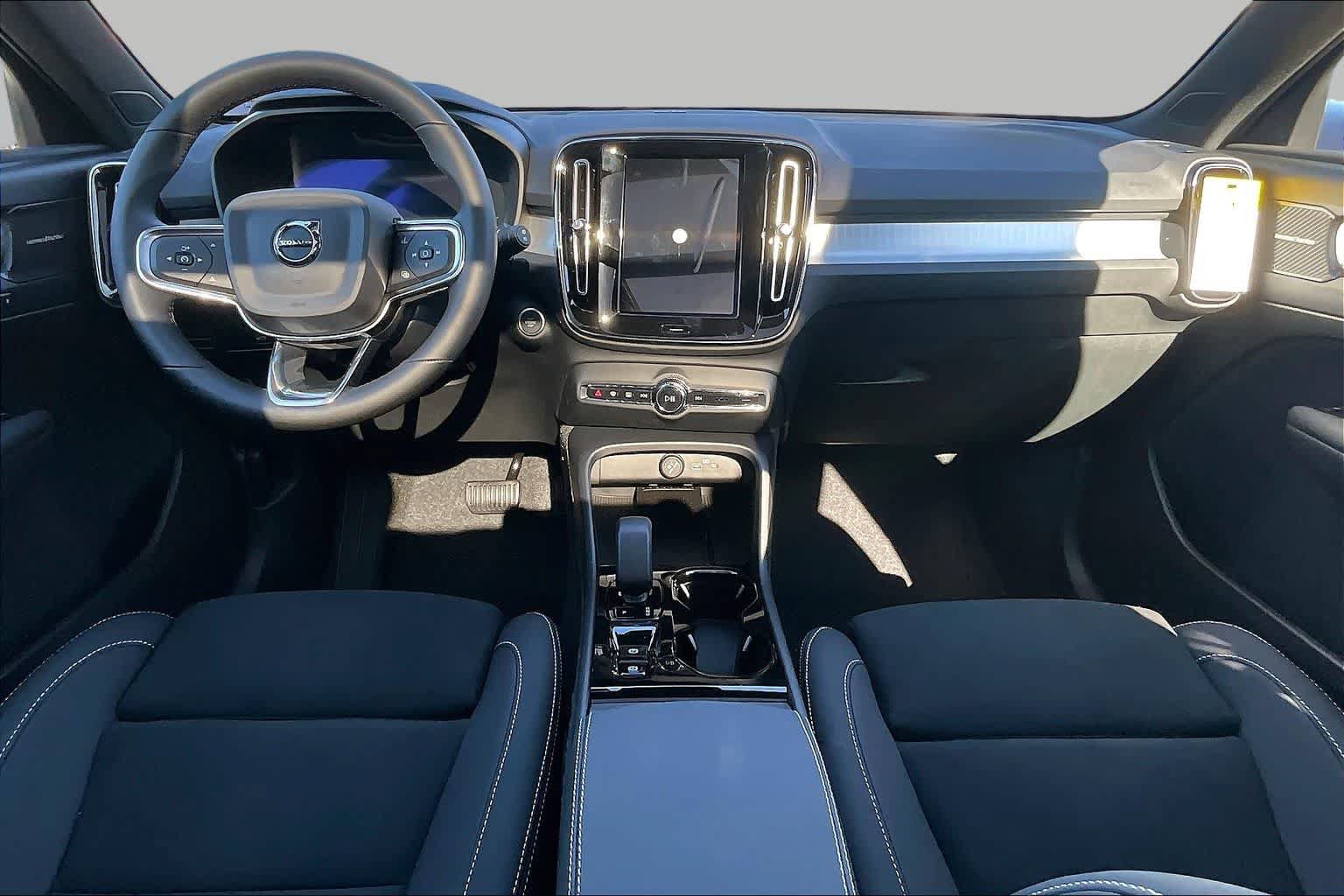 New 2026 Volvo XC40 B5 Ultra w/ Protection Package Premier AWD/4WD image 7