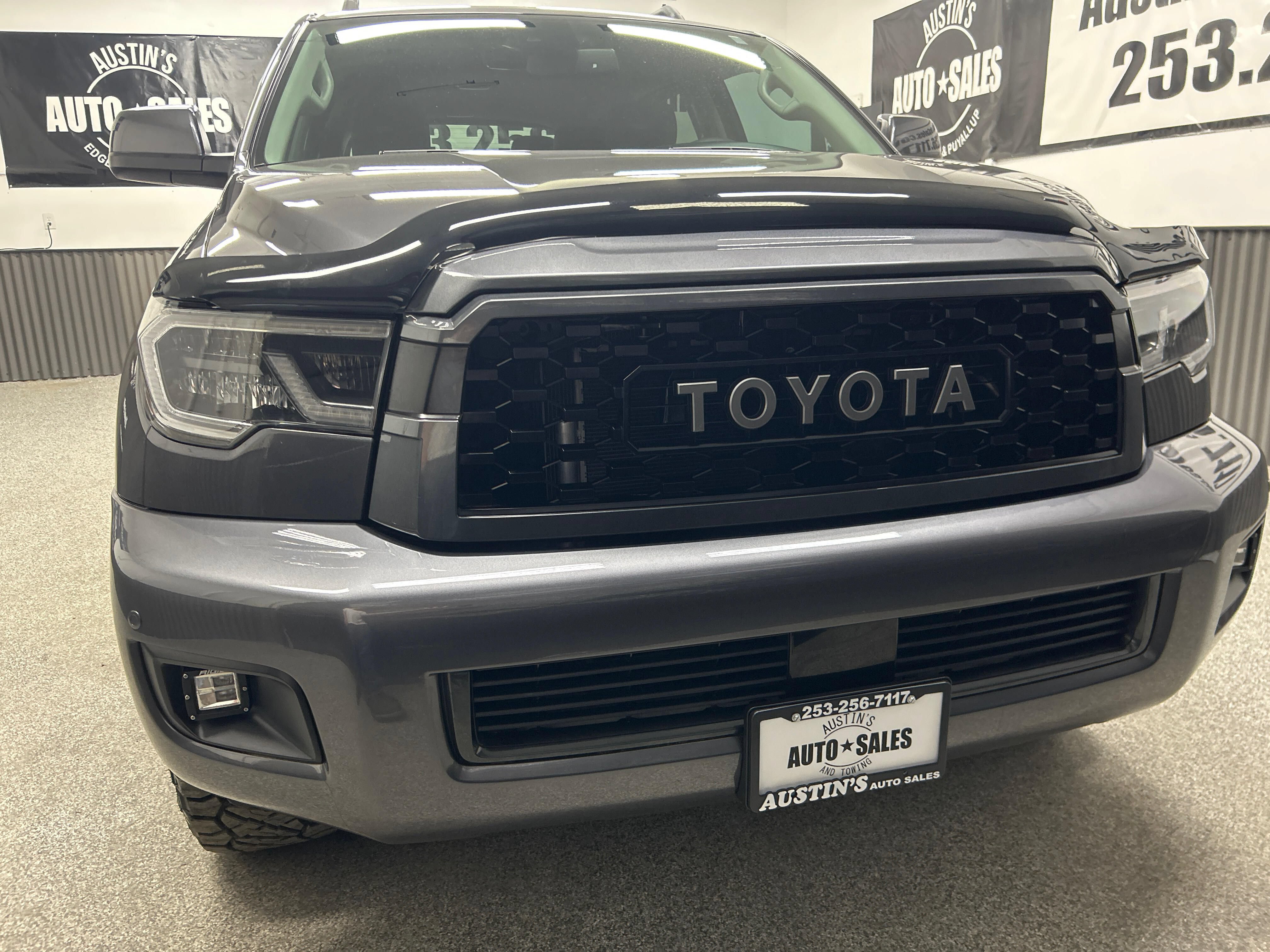 Used 2022 Toyota Sequoia TRD Pro AWD/4WD image 2