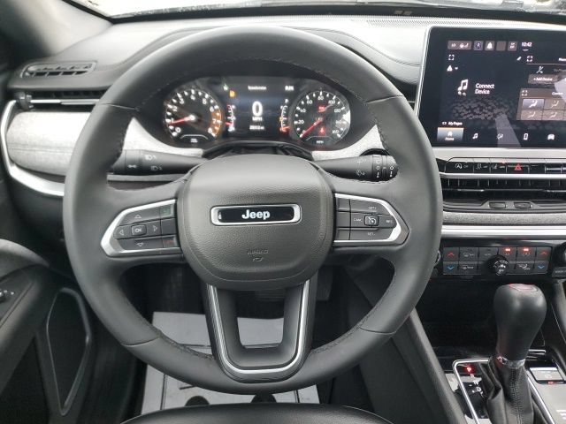 Used 2023 Jeep Compass Latitude w/ Convenience Group AWD/4WD image 18