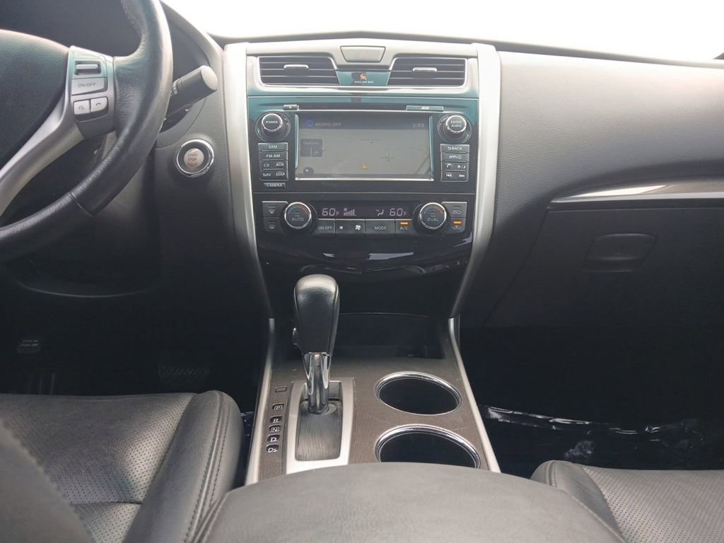 Used 2015 Nissan Altima 2.5 SL w/ Technology Package FWD image 17