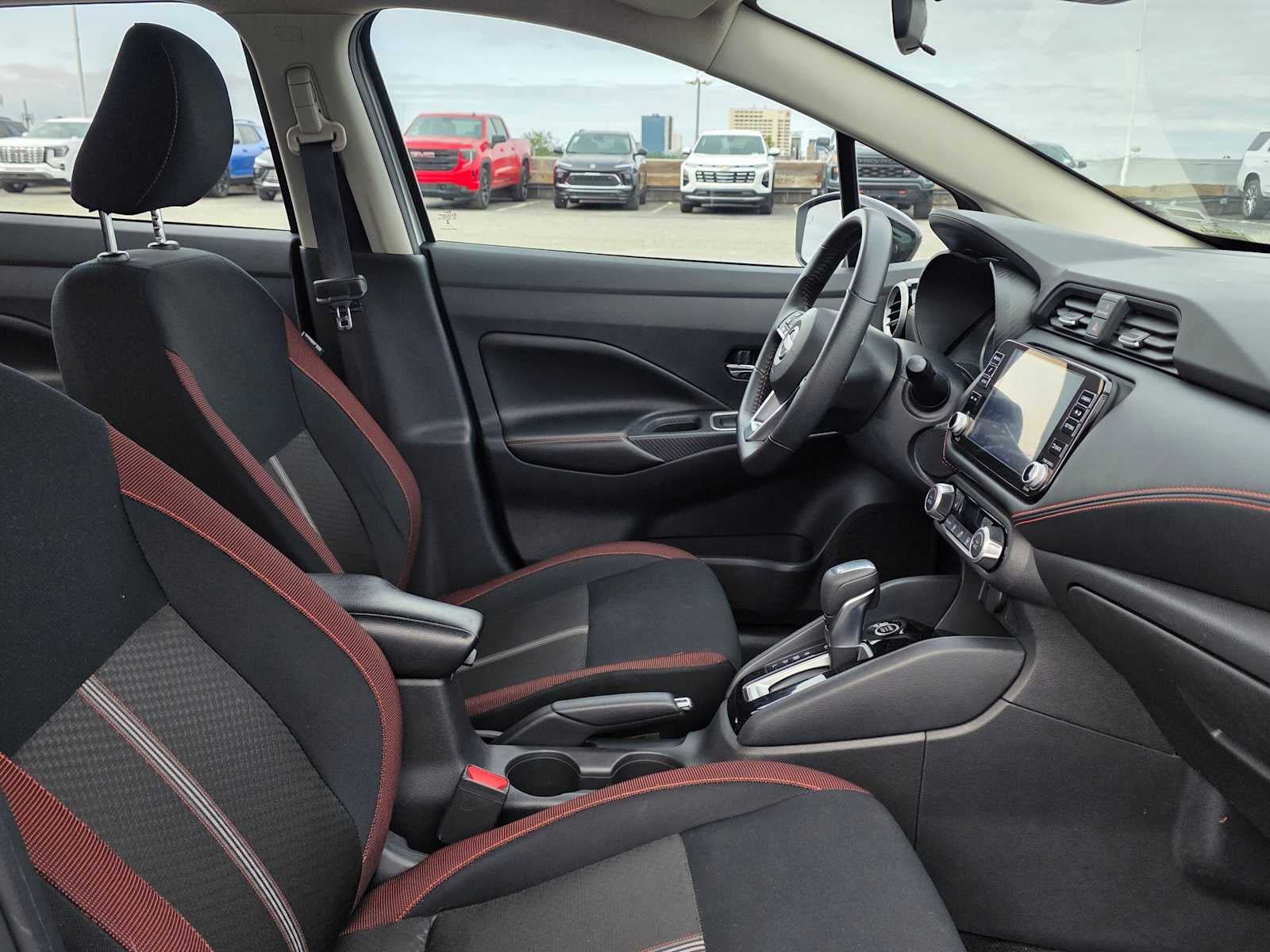 Used 2024 Nissan Versa SR FWD image 11