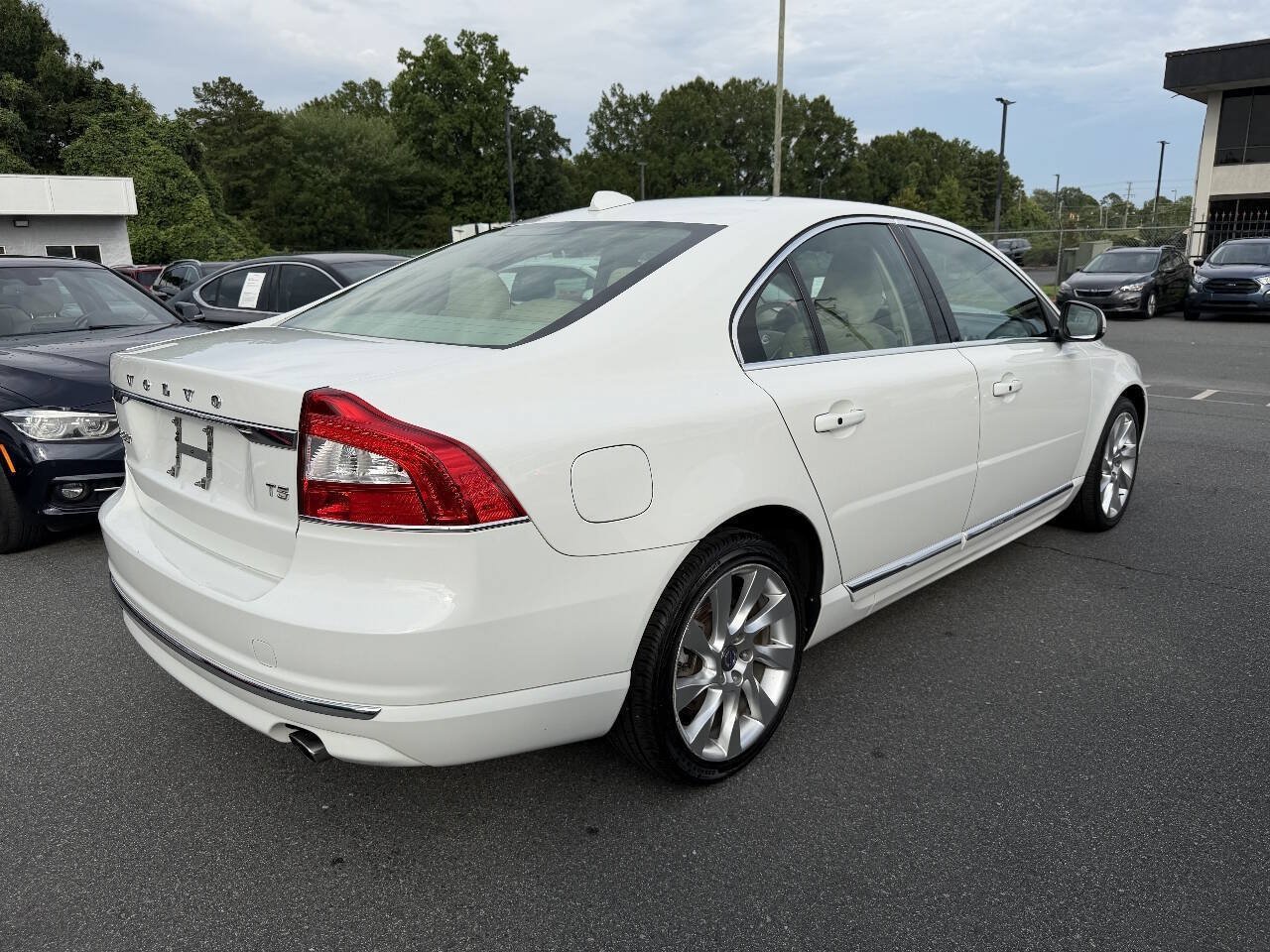 Used 2016 Volvo S80 T5 FWD image 4