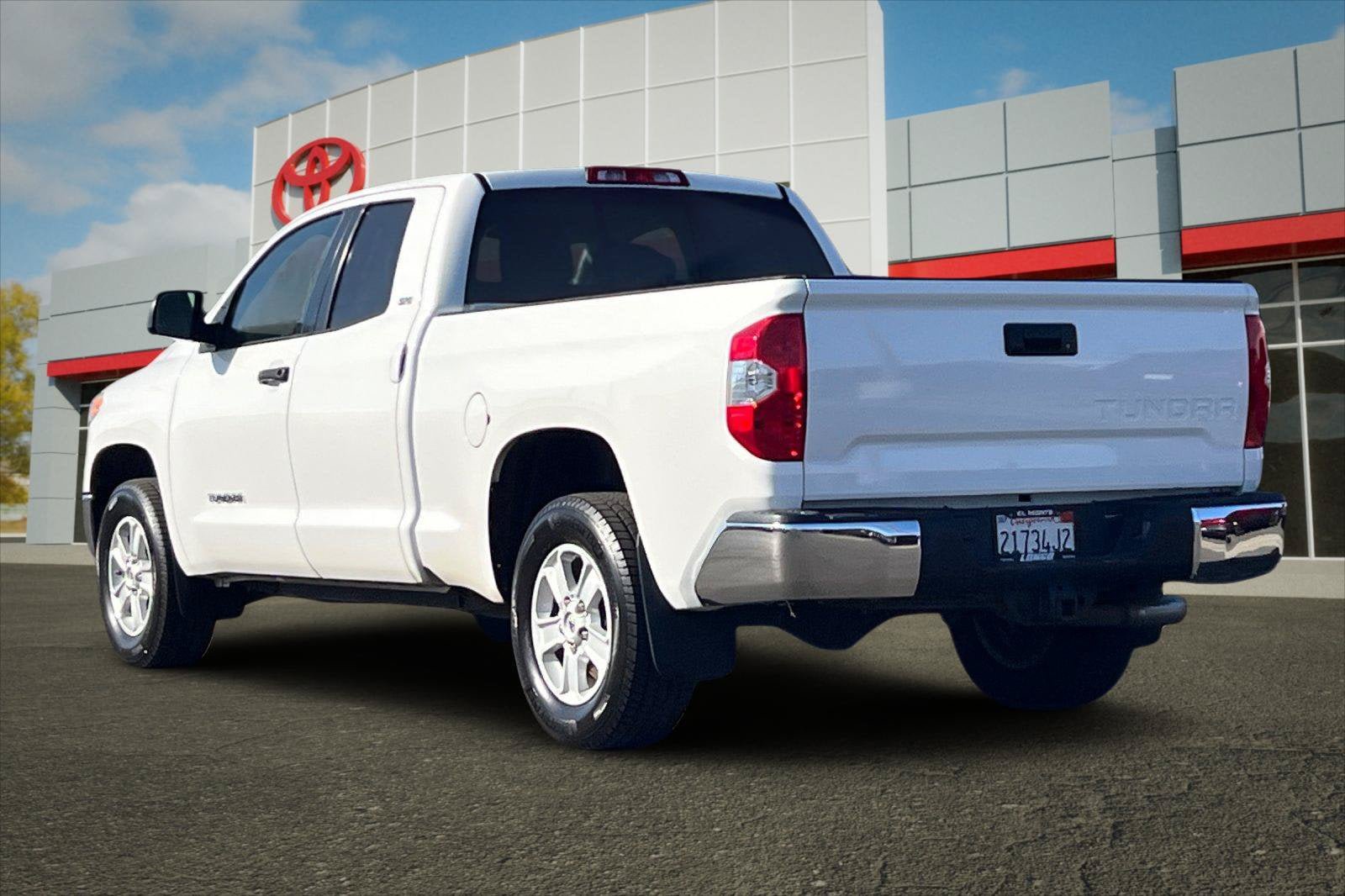 Certified 2017 Toyota Tundra SR5 w/ SR5 Upgrade Package RWD image 5