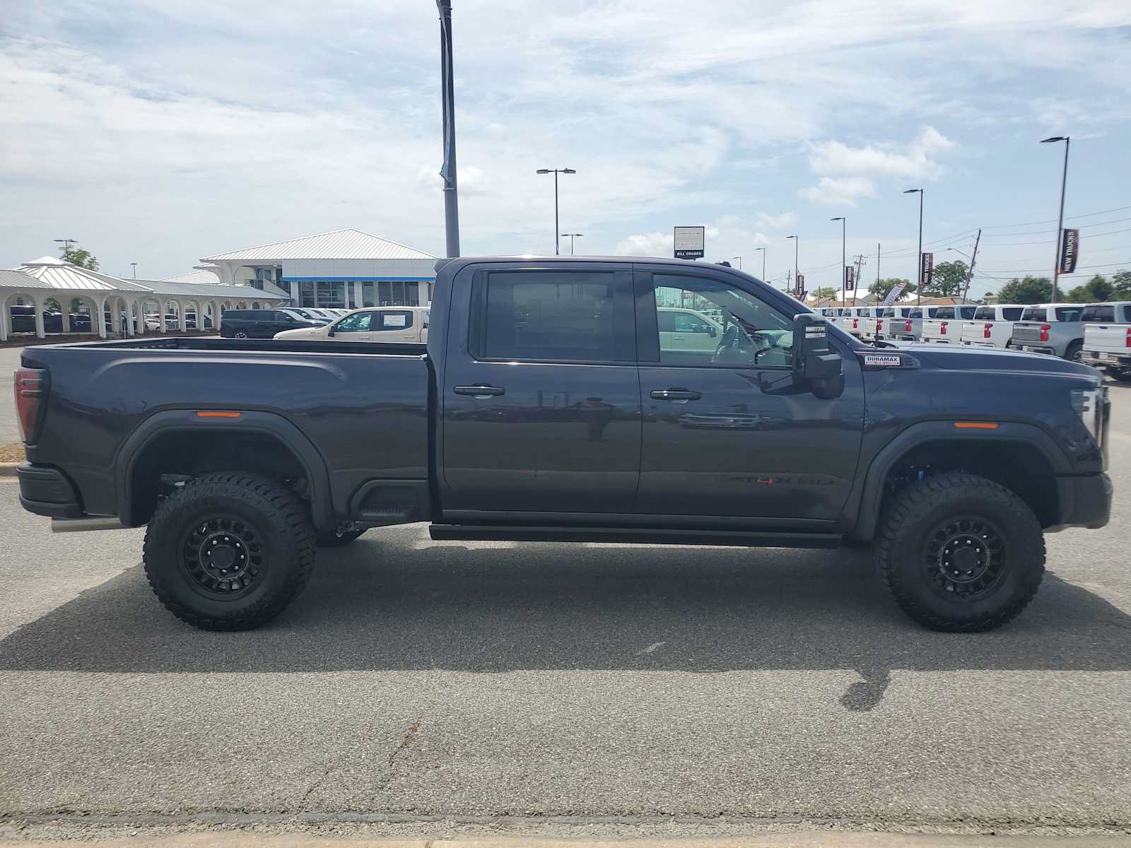 New 2026 GMC Sierra 2500 AT4X w/ AT4X AEV Edition AWD/4WD image 9