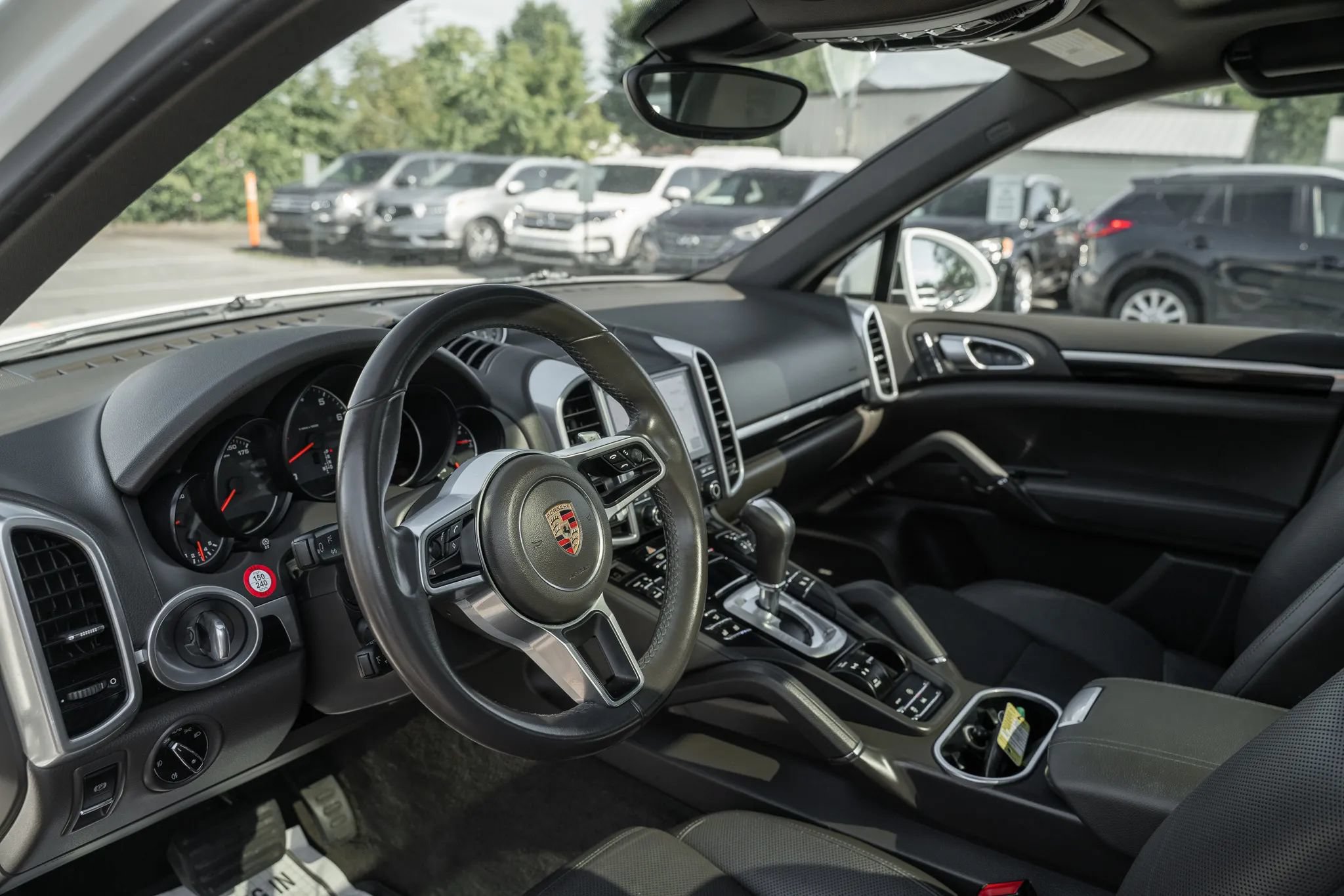 Used 2017 Porsche Cayenne AWD/4WD image 6