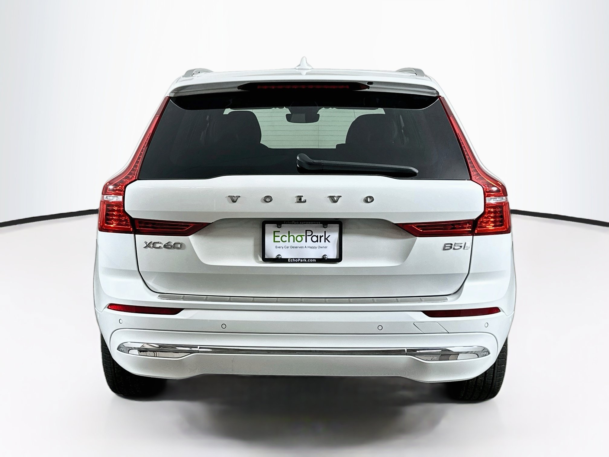 Used 2023 Volvo XC60 B5 Plus w/ Protection Package Premier FWD image 7