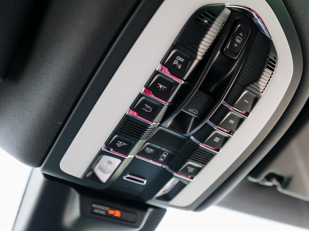 Certified 2026 Porsche Macan S AWD/4WD image 21