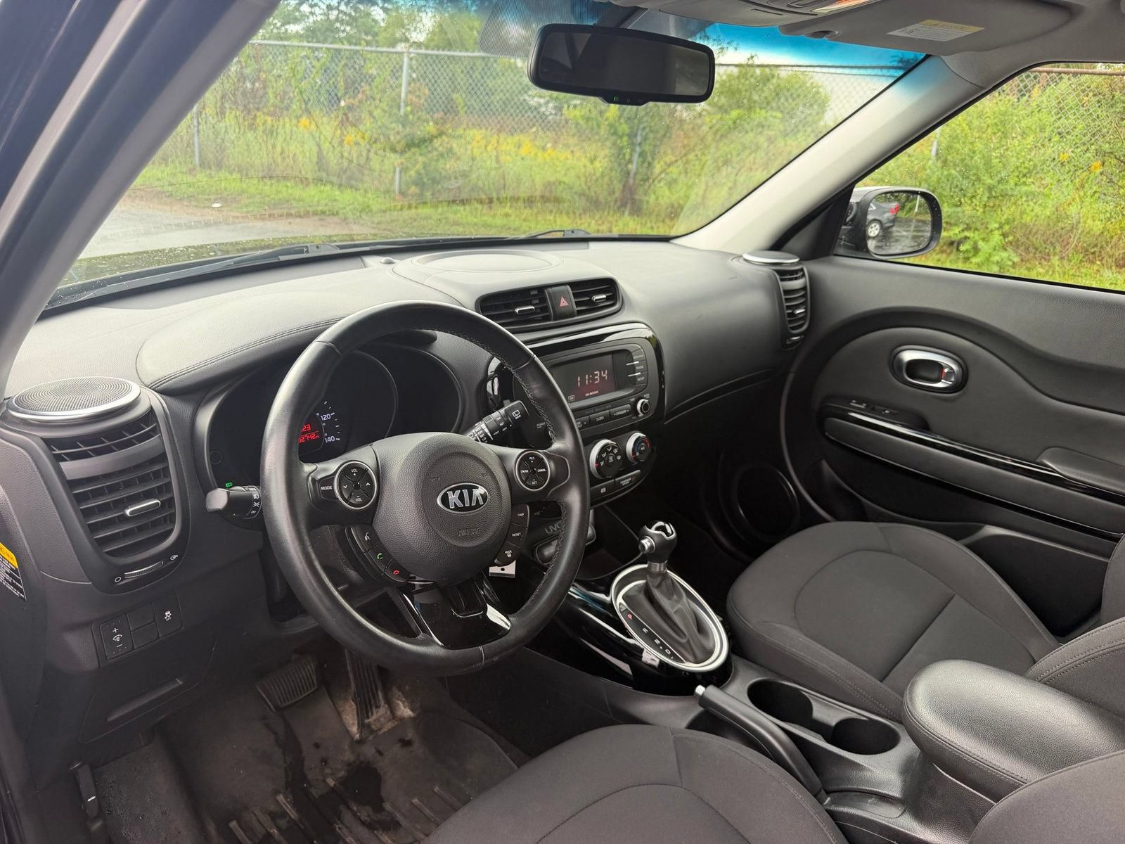 Used 2014 Kia Soul ! FWD image 12