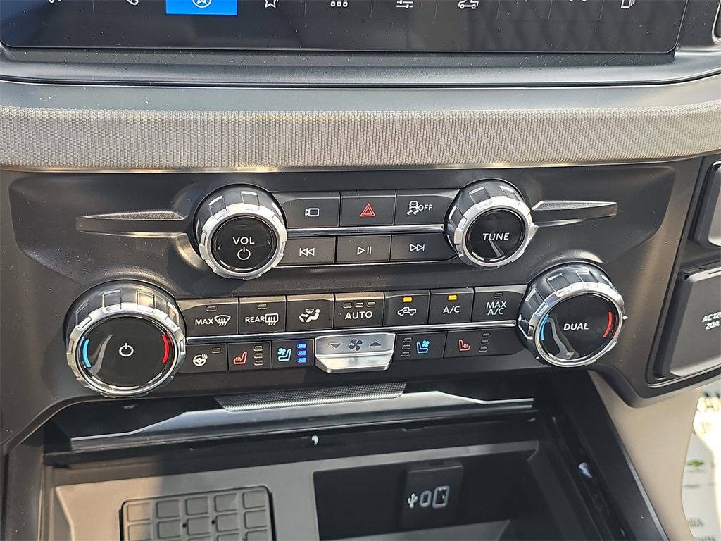 New 2026 Ford F350 Platinum w/ Platinum Plus Package image 19
