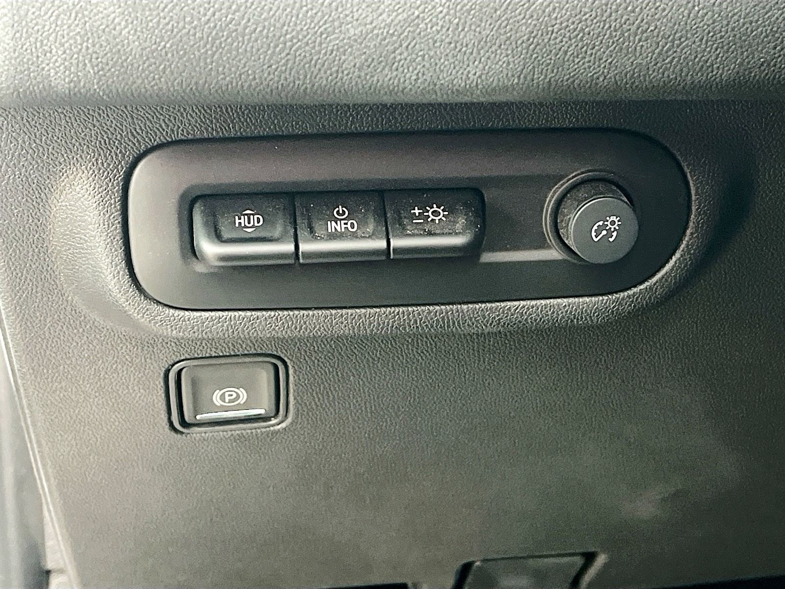 Used 2024 GMC Terrain Denali w/ Denali Premium Package image 10