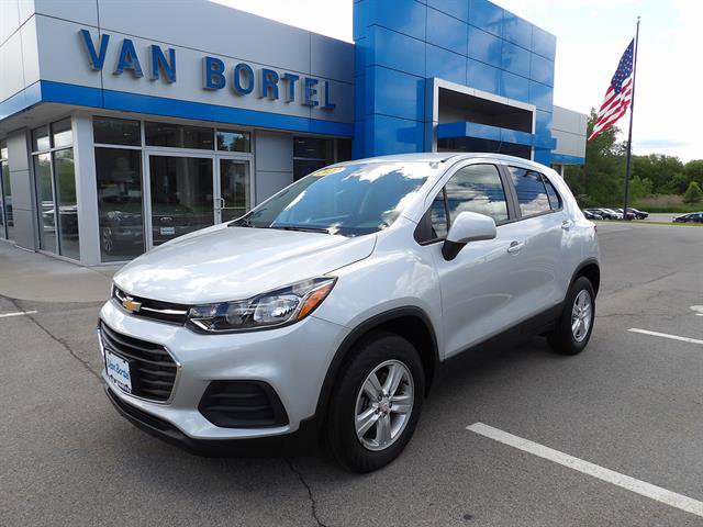 Certified 2022 Chevrolet Trax LS w/ Tint and Cruise Package AWD/4WD image 1