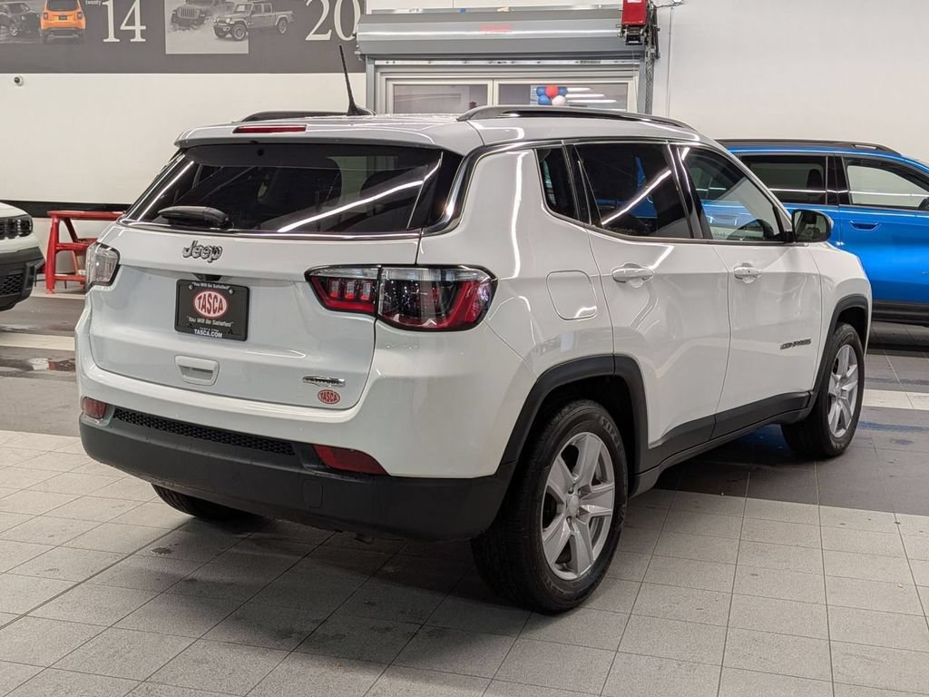 Used 2022 Jeep Compass Latitude w/ Sun and Sound Group FWD image 3