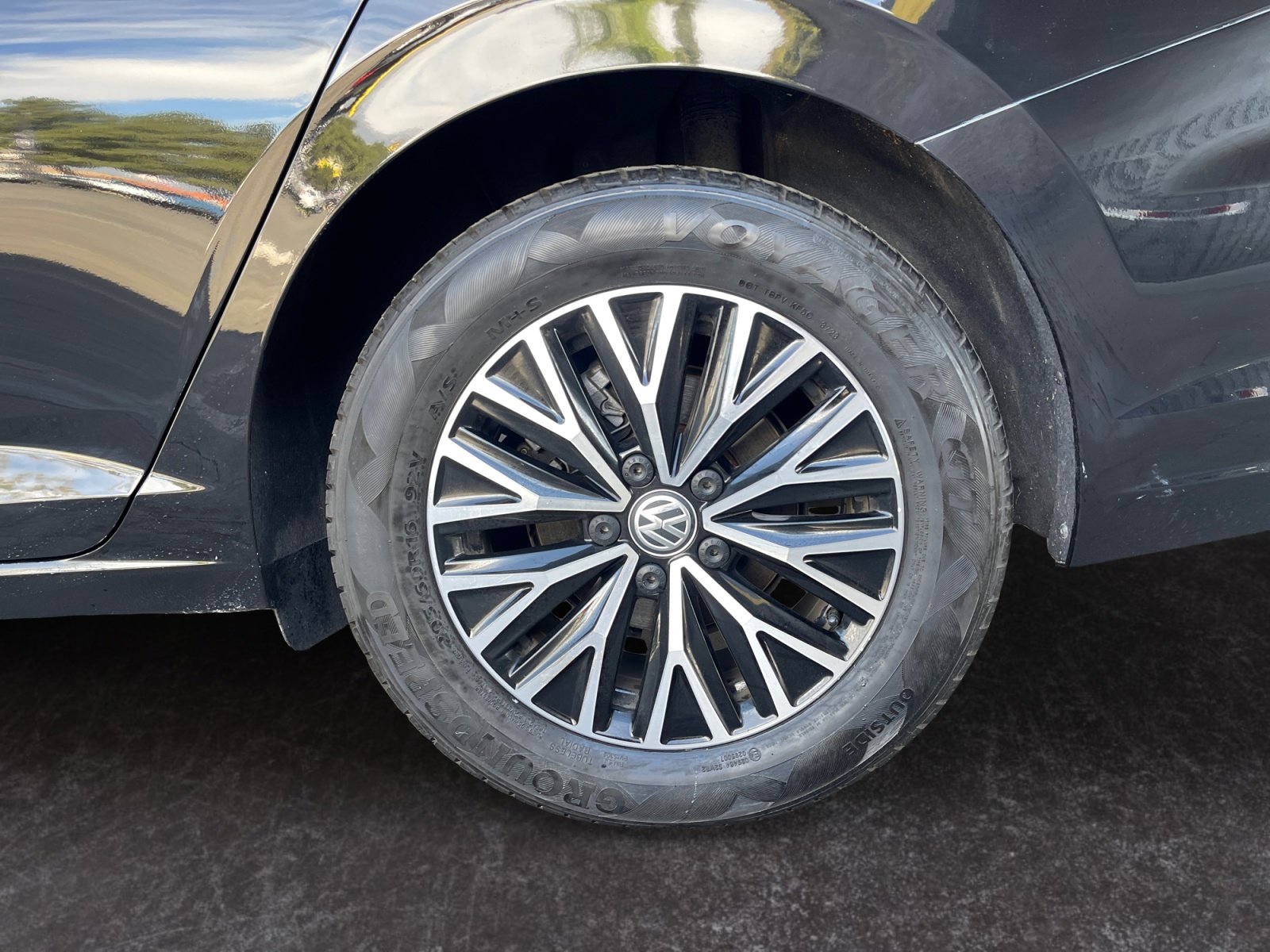 Used 2019 Volkswagen Jetta SE w/ Cold Weather Package image 14