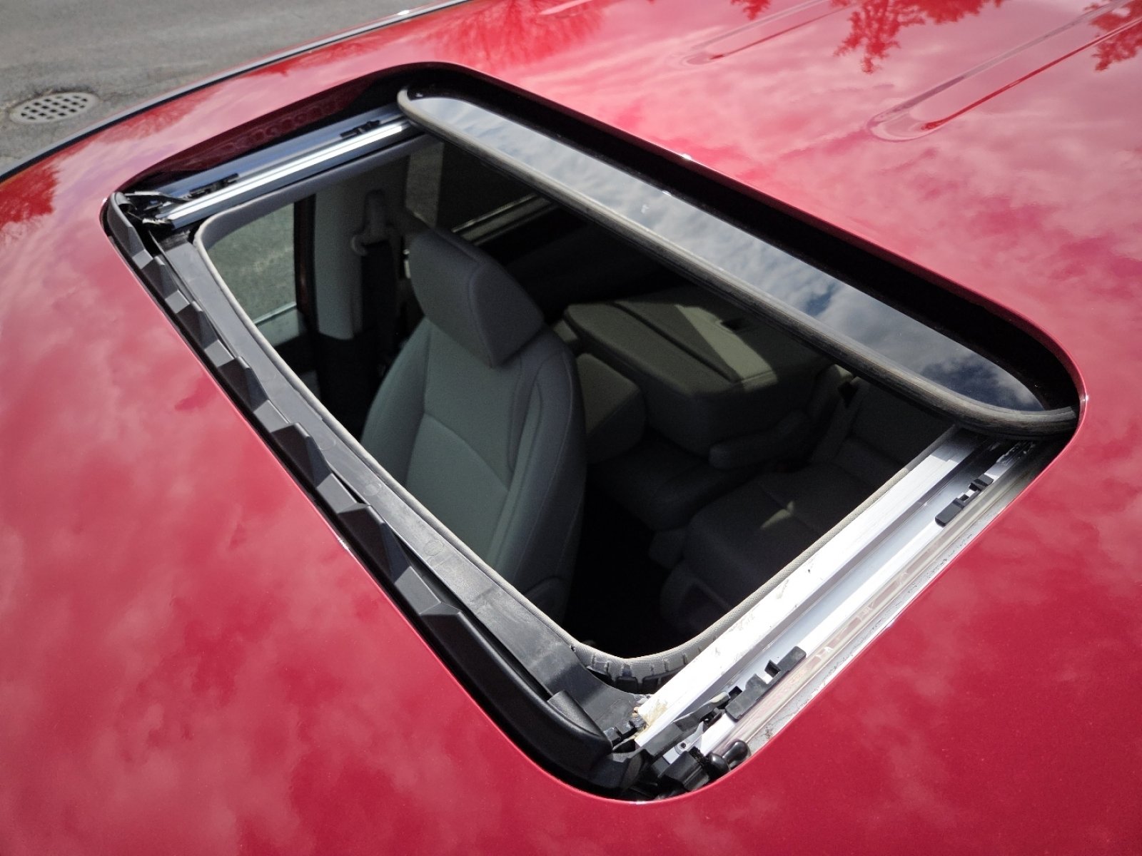 Certified 2025 Honda Odyssey EX-L image 4